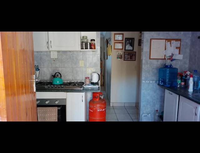 3 BEDROOM HOUSE FOR SALE IN GEELHOUTPARK